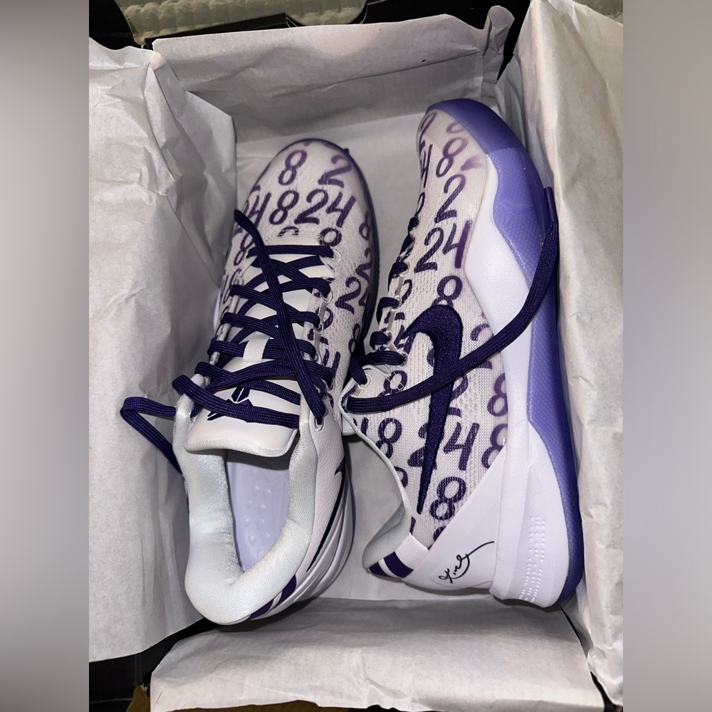 2024
Kobe 8 Protro 'Radiant Emerald'